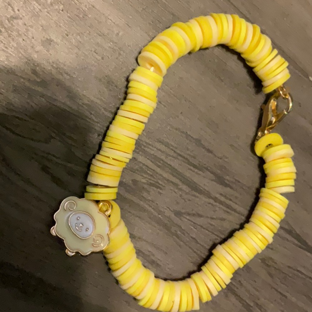 Yellow lamb - Picture 3 of 4